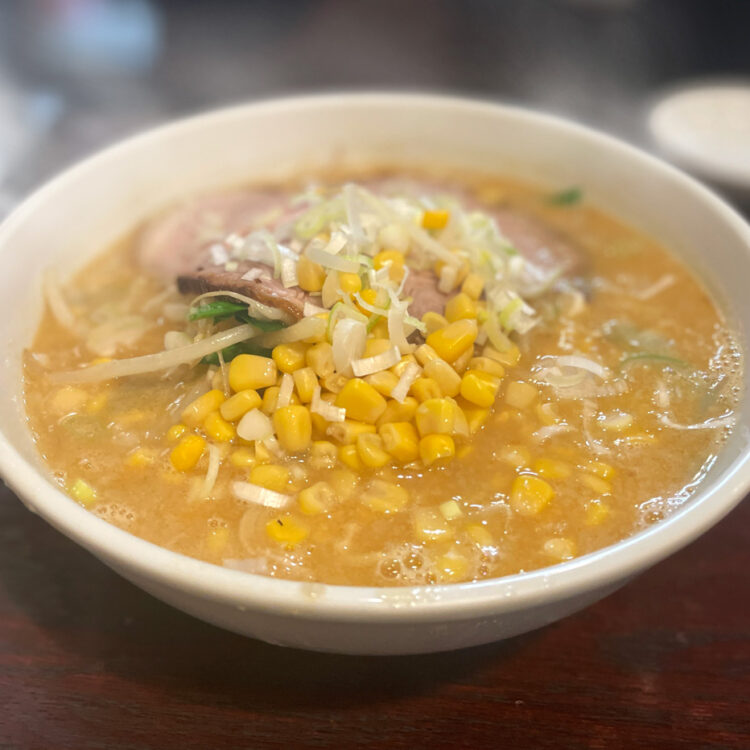 みそらーめん（880円）にコーン（100円）をトッピング