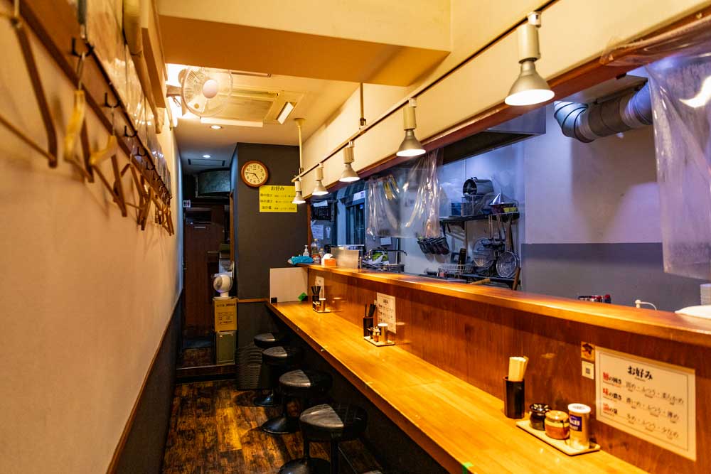 麺屋 龍〜Ryo〜の店内 カウンターのみ8席