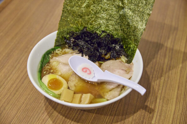 中華三昧/すべてのトッピングが乗ったお店一番人気のメニュー。